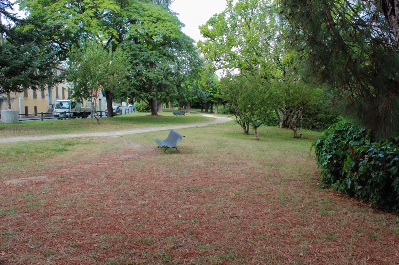 T2 Grand Espace calme et confort Bergerac Extérieur photo